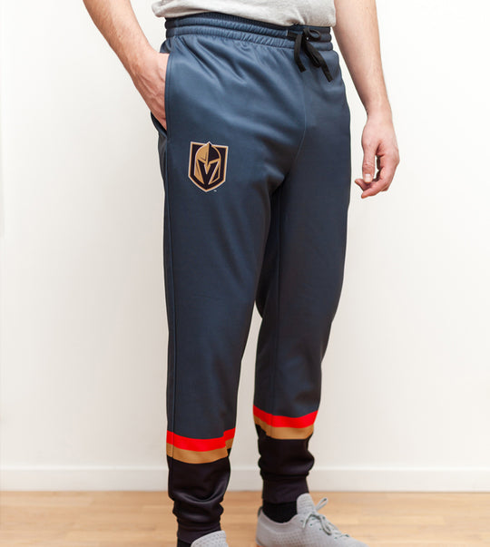 100% polyester material is lightweight, super soft, and pill-proof.